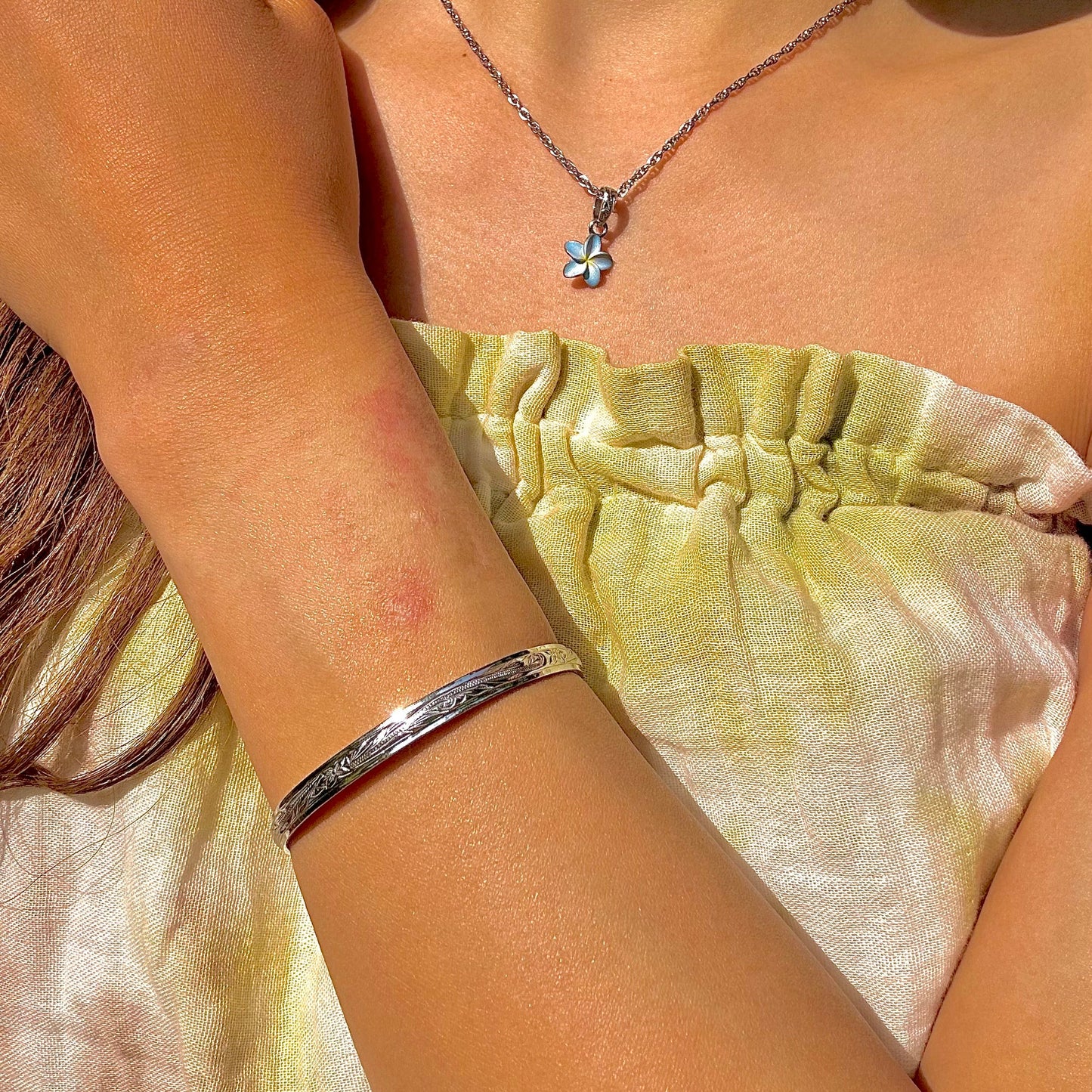 ハワイアンジュエリー　プルメリアバングル