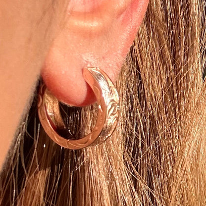 ハワイアンジュエリー　ディープカービングピアス