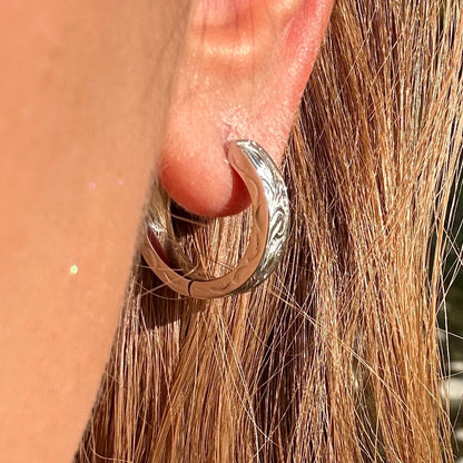 ハワイアンジュエリー　ディープカービングピアス