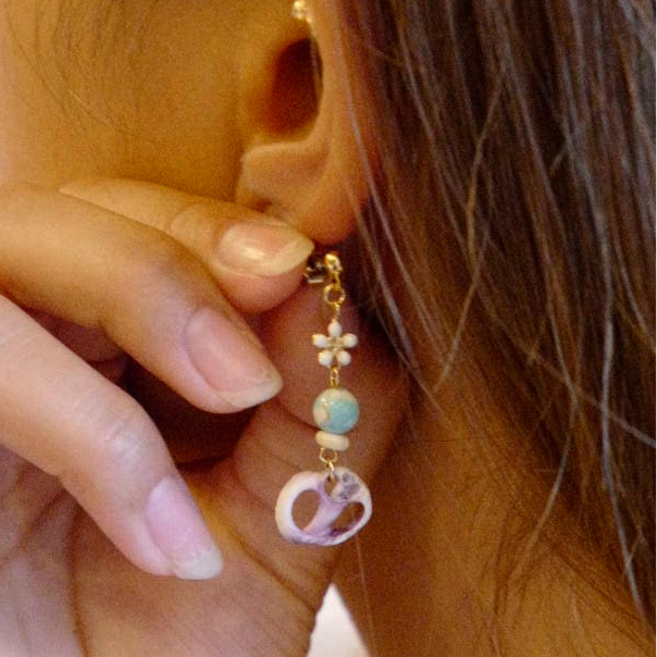 ミニシェルピアス