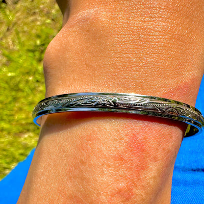 ハワイアンジュエリー　プルメリアバングル