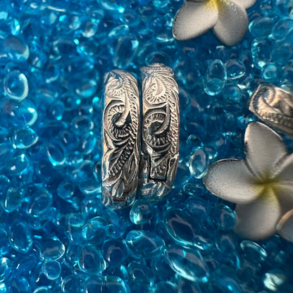 ハワイアンジュエリー　スクロールフープピアス