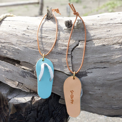 革製　ビーサン型キーホルダー