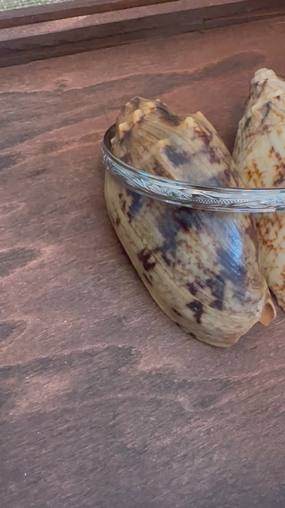 ハワイアンジュエリー　プルメリアバングル